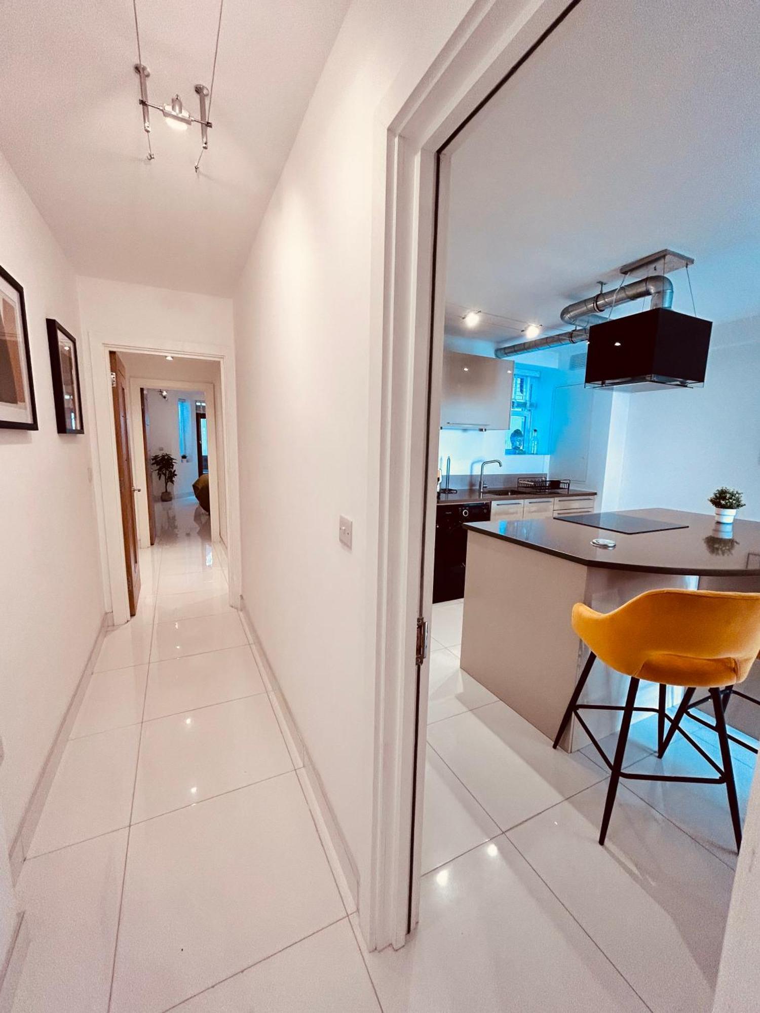 Stunning Spacious B.Apt. Slps.4 ลอนดอน ภายนอก รูปภาพ