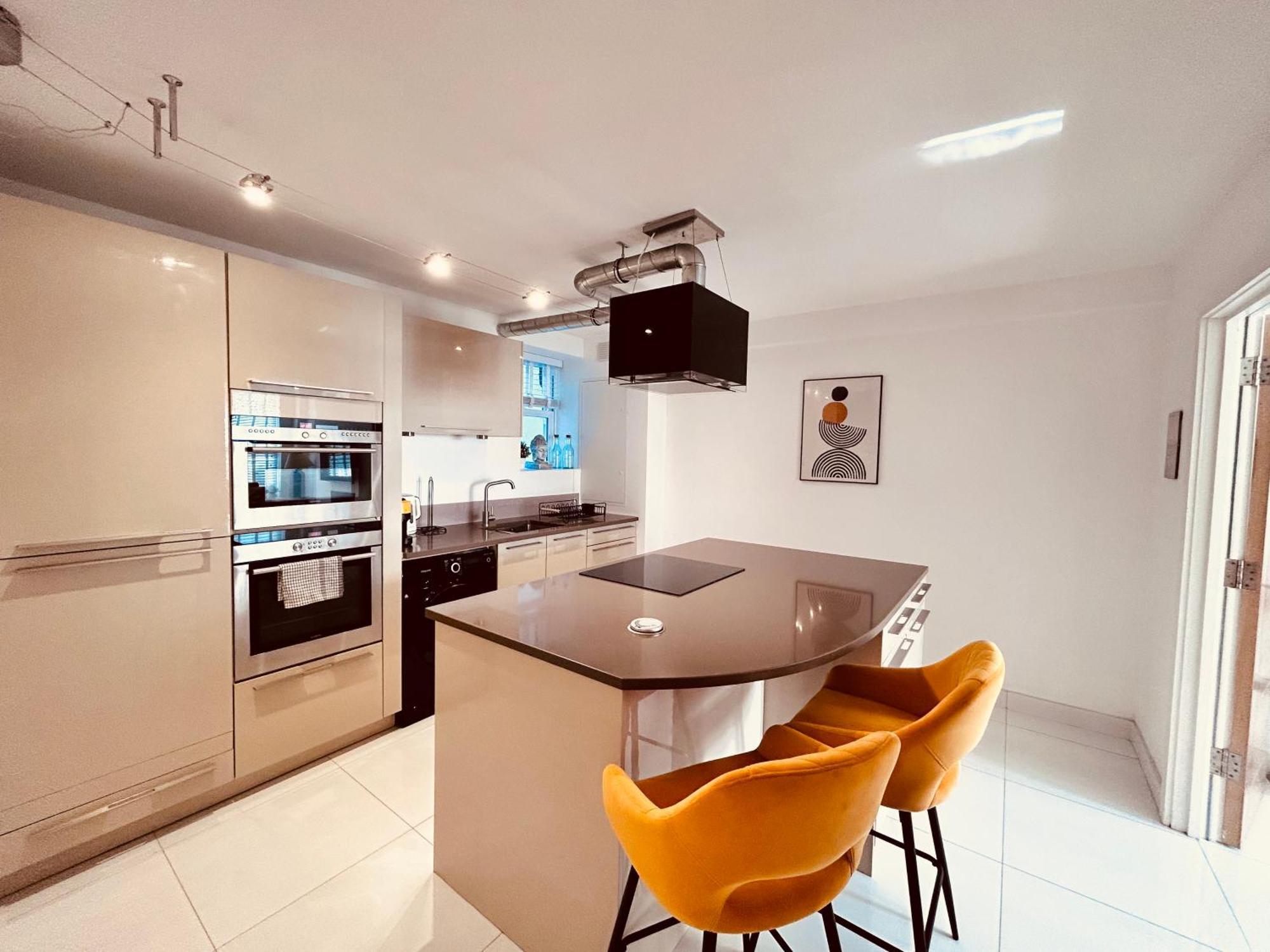 Stunning Spacious B.Apt. Slps.4 ลอนดอน ภายนอก รูปภาพ