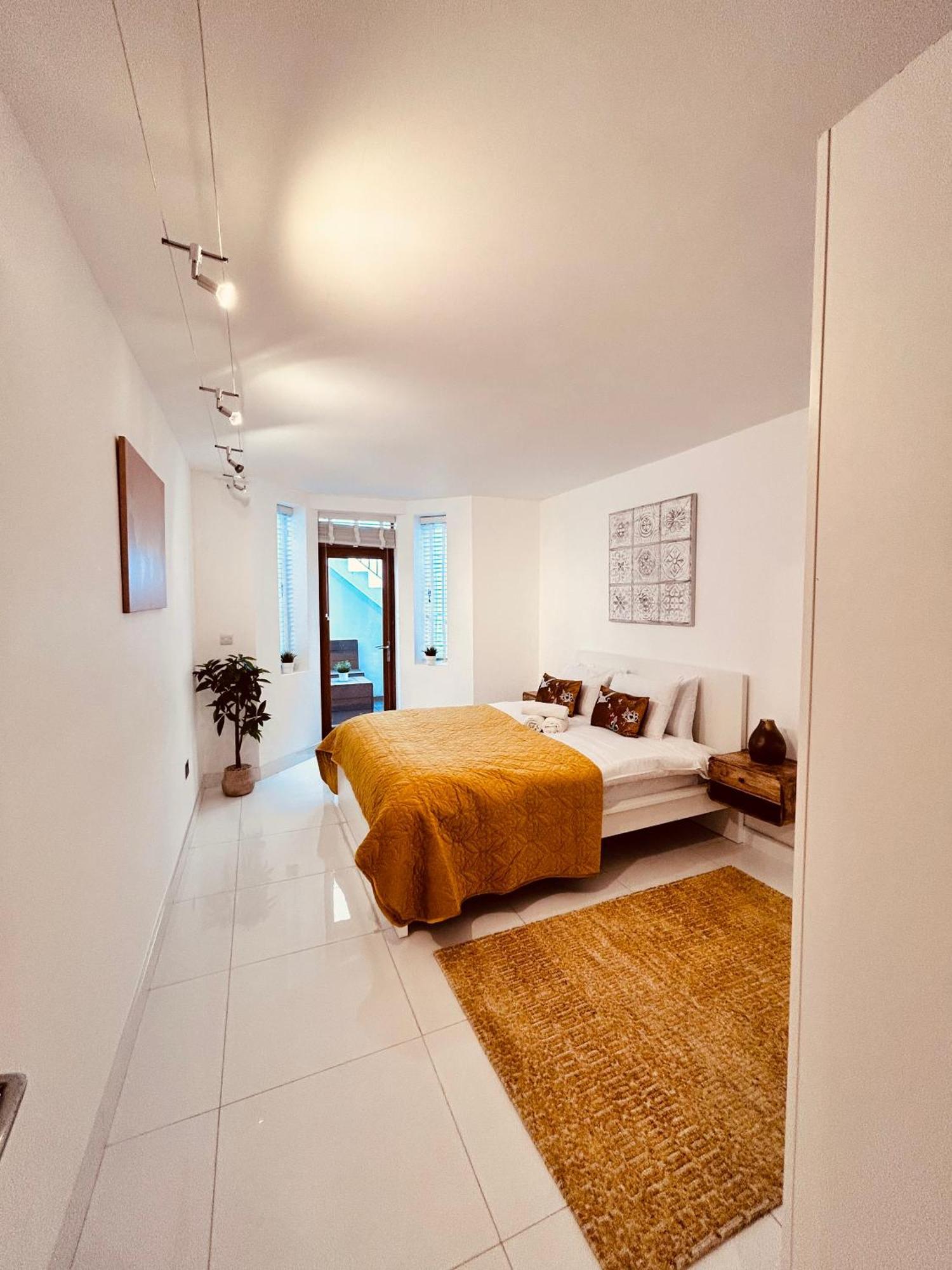 Stunning Spacious B.Apt. Slps.4 ลอนดอน ภายนอก รูปภาพ